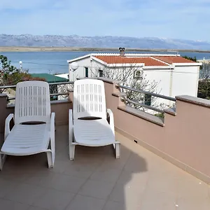 Apartmán Oresic, Vir